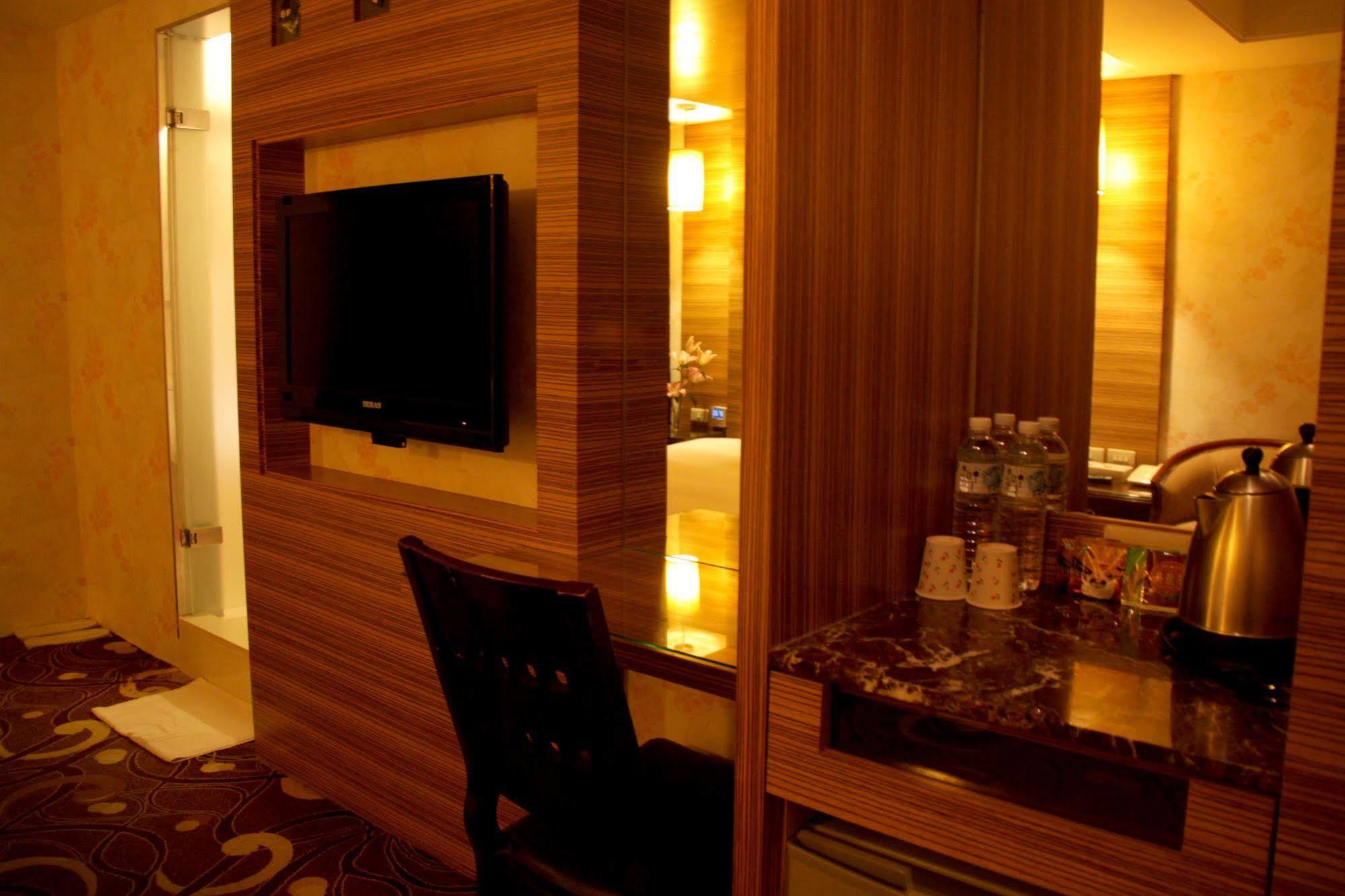 貴都飯店-Crystal Hotel Taipei Exteriör bild